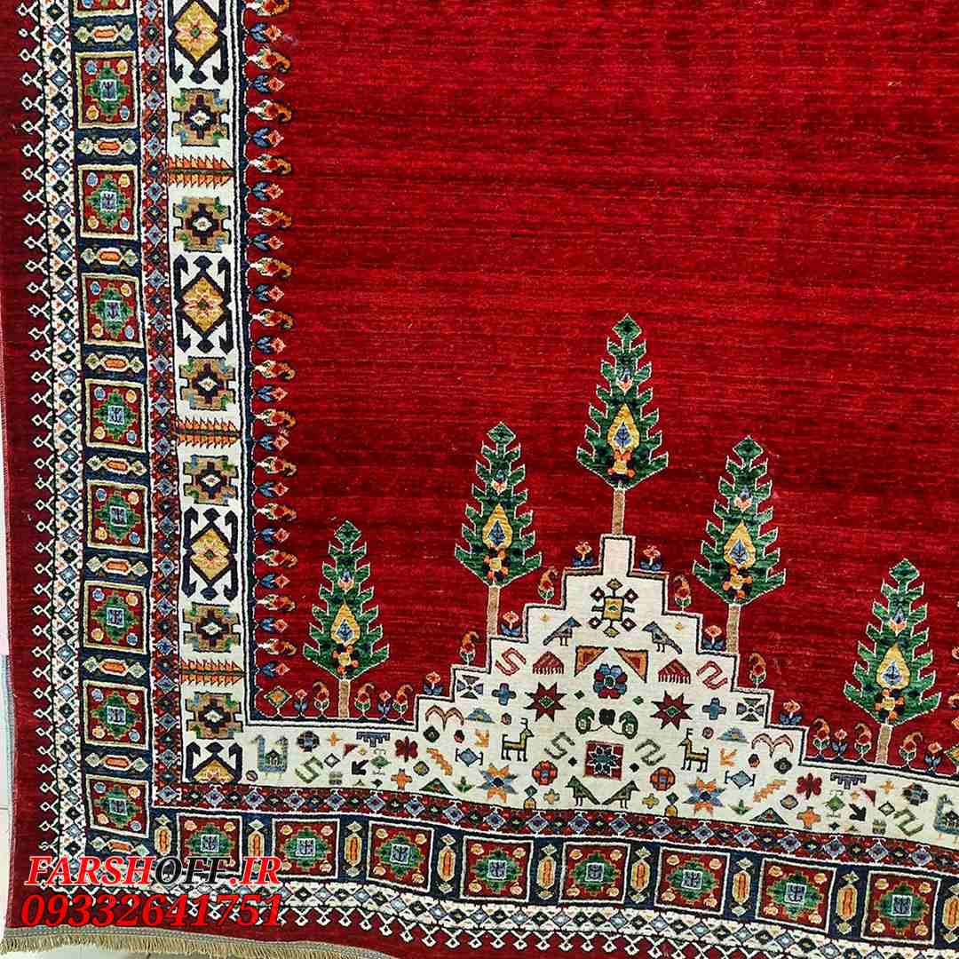 فرش سنتی قرمز طرح سرواز