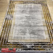 فرش حاشیه طلایی