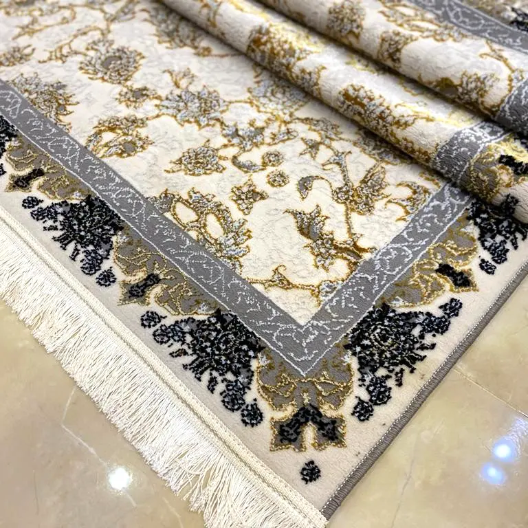 قالیچه کرم طلایی
